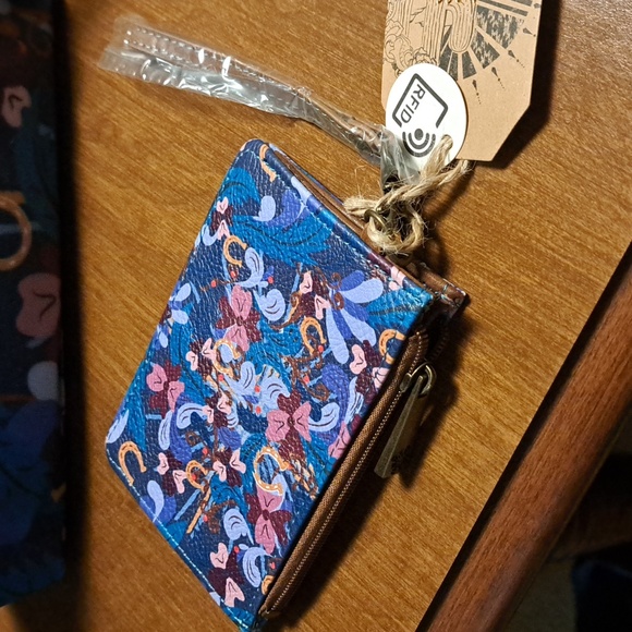 Catchfly Studio Set - Picture 3 of 6